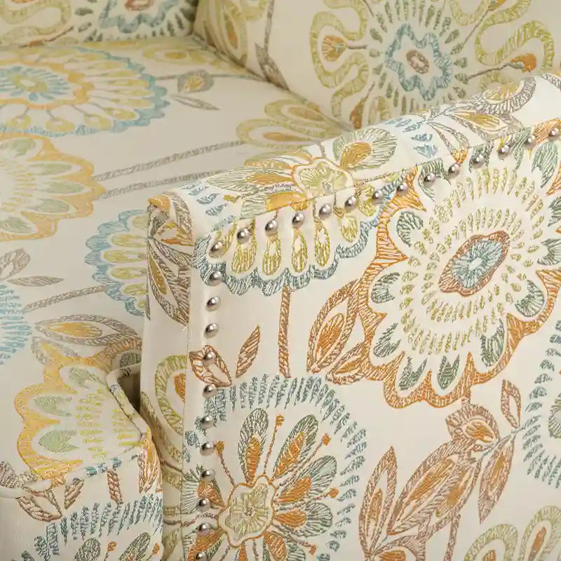 Fauteuil d’appoint moderne pour le salon avec pieds en bouleau et revêtement en tissu confortable