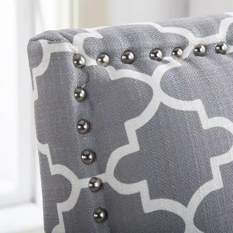 Fauteuil d’appoint moderne pour le salon avec pieds en bouleau et revêtement en tissu confortable