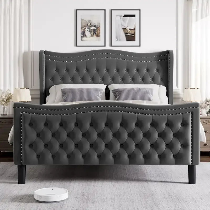 Modernes Plattformbett in Kingsize mit Samtbezug und gepolstertem Kopfteil fürs Schlafzimmer
