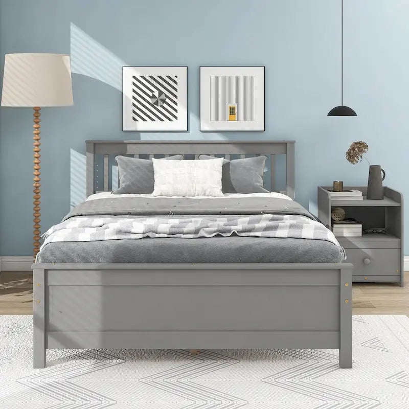 Cama de madera de pino de tamaño matrimonial con cabecero y pie de cama para niños