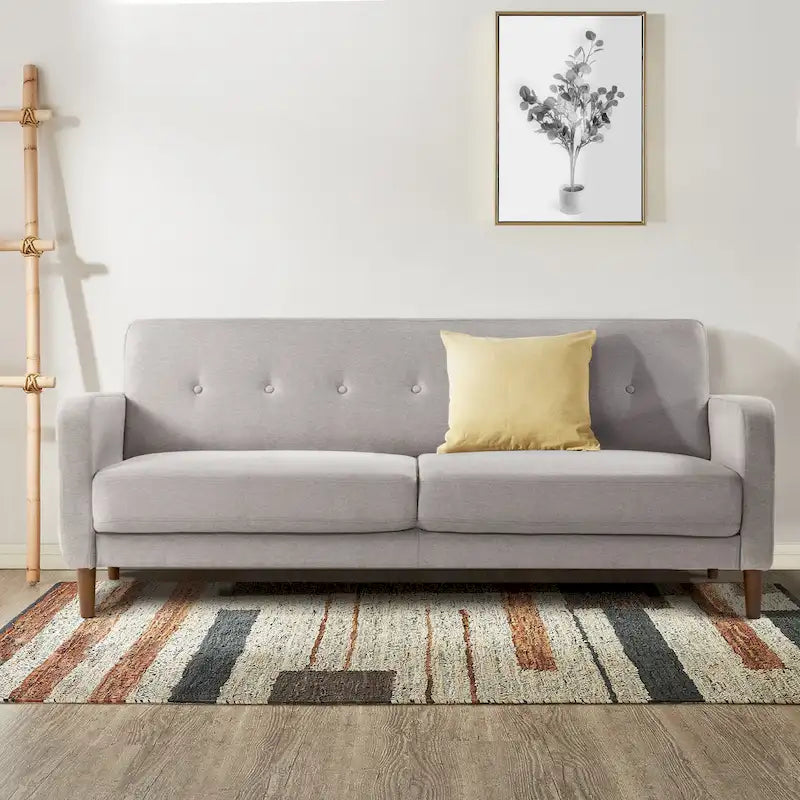 Modernes Leinen-Sofa mit Knopfheftung und Taschen an den Armlehnen